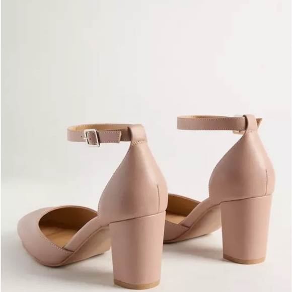 Torrid Beige Block Heel Size 8W - Picture 3 of 12